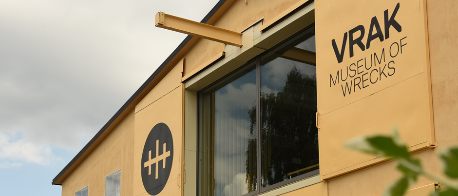 Fasaden av en museibyggnad, sedd utifr&aring;n.